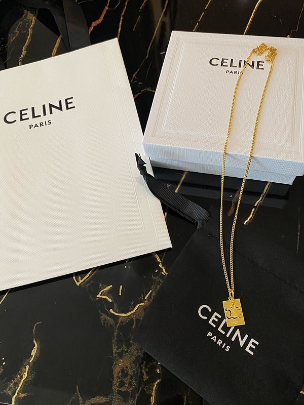 셀린느 세퍼러블 트리옹프 목걸이 [매장가 92만원대]