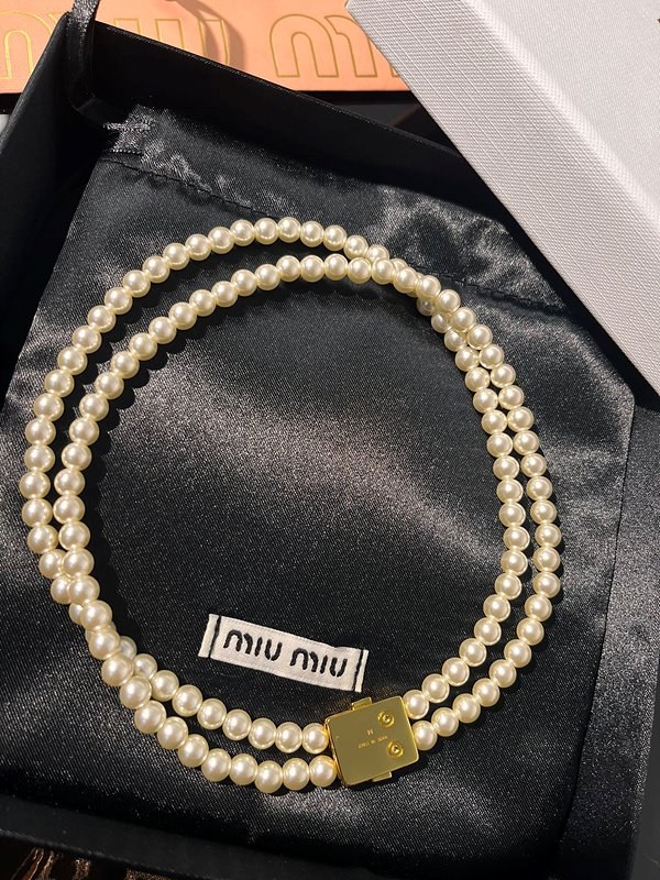 미우미우 인조 진주 메탈 초커 [매장가 122만원대]