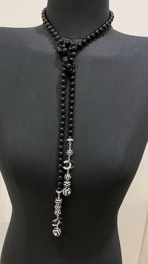 샤넬 에나멜 블랙 매듭체인 목걸이 [매장가 350만원대]