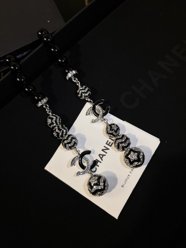 샤넬 에나멜 블랙 매듭체인 목걸이 [매장가 350만원대]