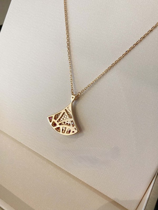 불가리 핑크디바 팬 목걸이 [매장가 240만원대]