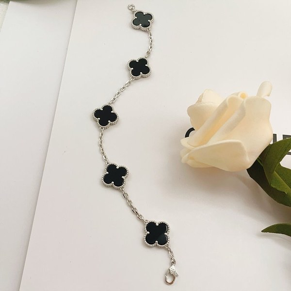 반클리프 빈티지 알함브라 브레이슬릿, 5개 모티브 [매장가 810만원대]