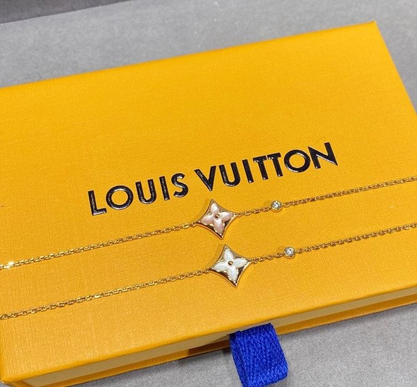 루이비통 컬러 블라썸 BB 스타 팔찌 화이트 [매장가 384만원대]