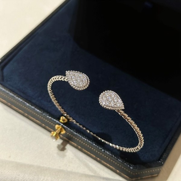 부쉐론 세뻥 보헴 브레이슬릿 S 모티브 [매장가 1600만원대]