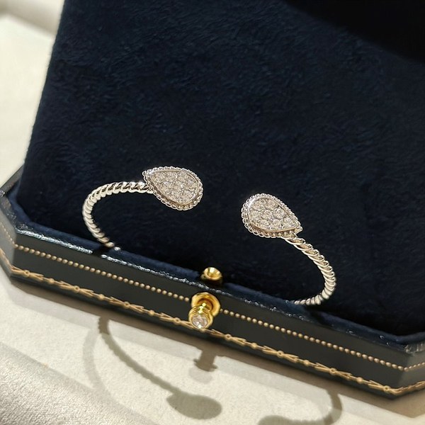 부쉐론 세뻥 보헴 브레이슬릿 S 모티브 [매장가 1600만원대]