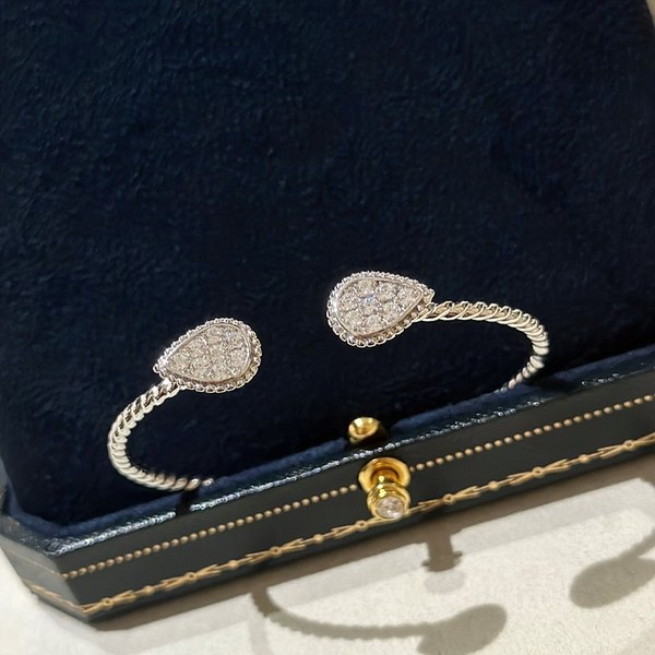 부쉐론 세뻥 보헴 브레이슬릿 S 모티브 [매장가 1600만원대]