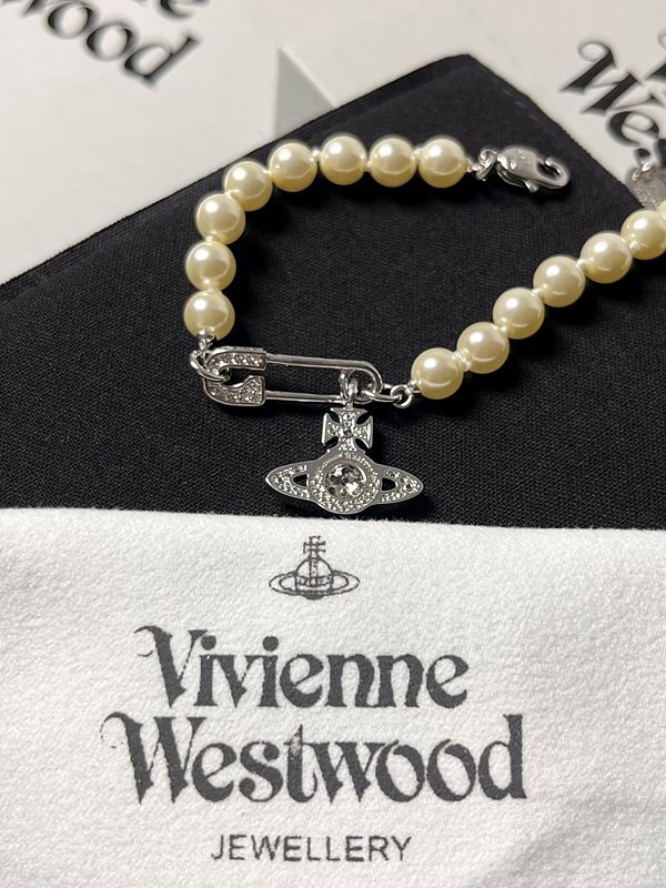 비비안웨스트우드 루크리스 펄 팔찌 [매장가 48만원대]