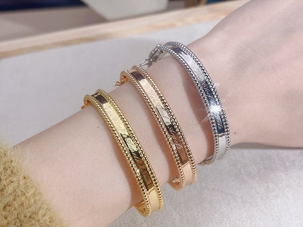 반클리프 뻬를리 시그니처 브레이슬릿 3color [매장가 970만원대]