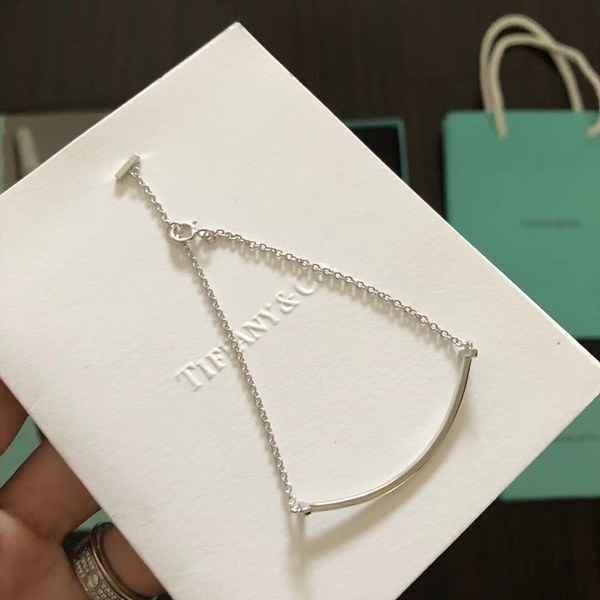 티파니앤코 T 스마일 브레이슬릿 2color [매장가 163만원대]