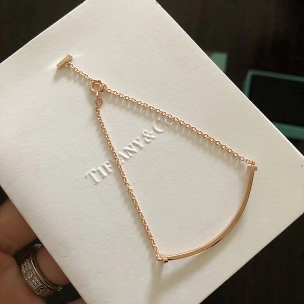 티파니앤코 T 스마일 브레이슬릿 2color [매장가 163만원대]