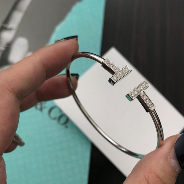 티파니앤코 T 다이아몬드 와이어 브레이슬릿 3color [매장가 740만원대]