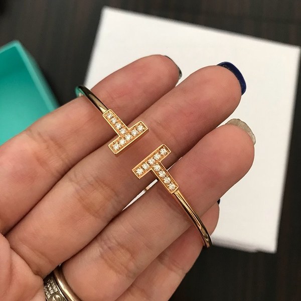 티파니앤코 T 다이아몬드 와이어 브레이슬릿 3color [매장가 740만원대]