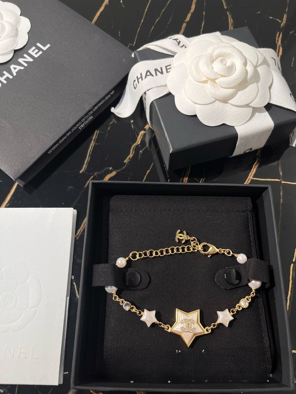 샤넬 진주 다이아 팔찌 [매장가 180만원대]