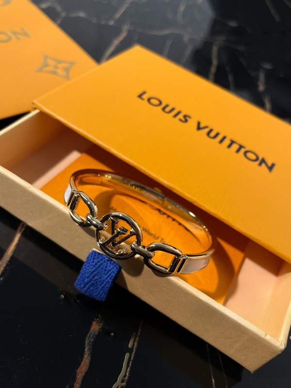 루이비통 에나멜 팔찌 [매장가 200만원대]