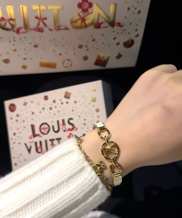 루이비통 에나멜 팔찌 [매장가 200만원대]