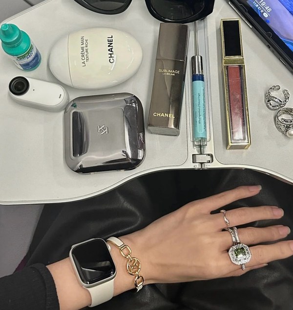 루이비통 에나멜 팔찌 [매장가 200만원대]