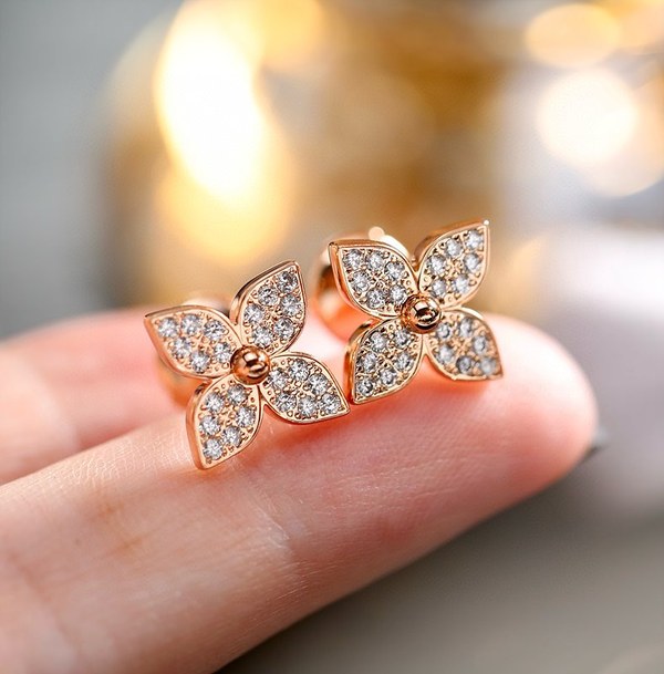 루이비통 이딜 블라썸 스터드 [매장가 455만원대]