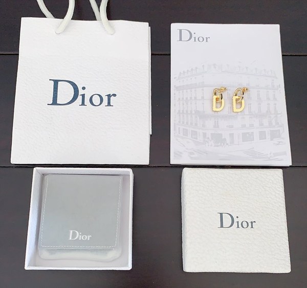 디올 CD Lock 귀걸이 [매장가 68만원대]