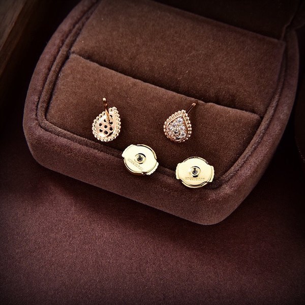 부쉐론 쎄뻥 보헴 스터드 이어링 [매장가 571만원대]