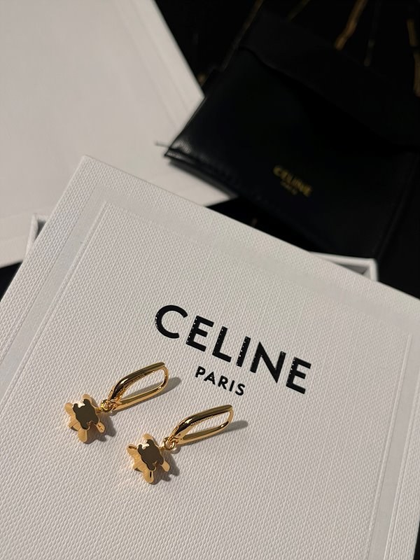 셀린느 트리옹프 솔리테어 귀걸이 [매장가 69만원대]