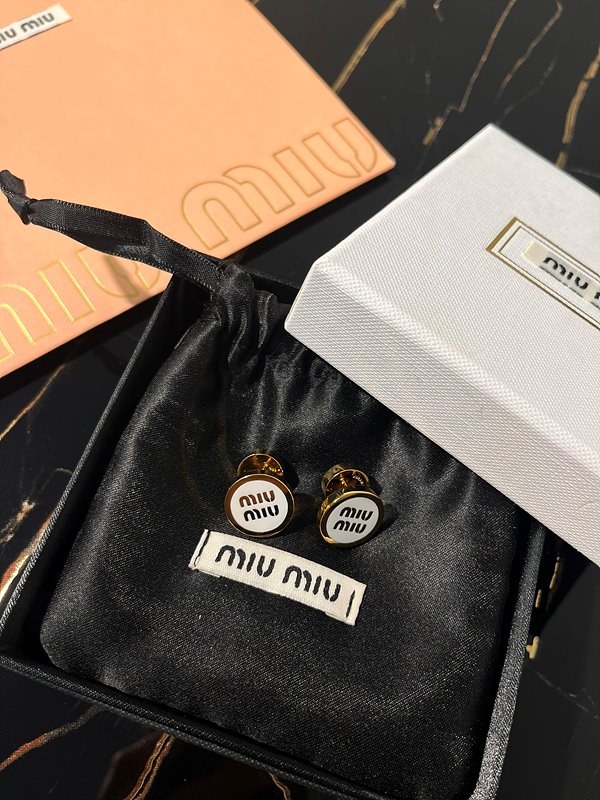 미우미우 에나멜 메탈 귀걸이 [매장가 44만원대]