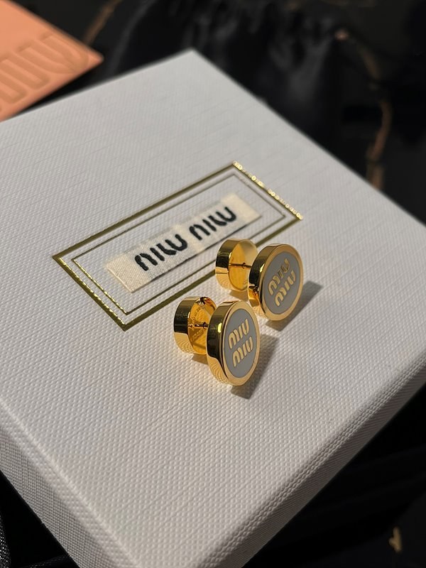 미우미우 에나멜 메탈 귀걸이 [매장가 44만원대]