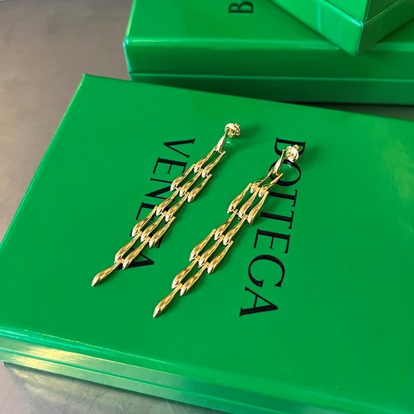 보테가베네타 사르딘 이어링 [매장가 133만원대]