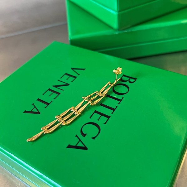 보테가베네타 사르딘 이어링 [매장가 133만원대]