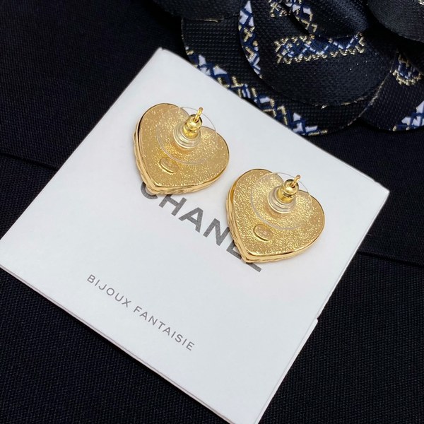 샤넬 하트 귀걸이 [매장가 138만원대]