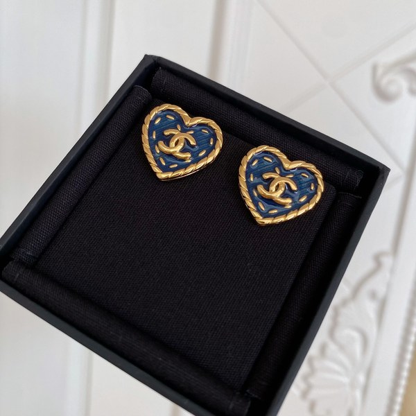 샤넬 하트 귀걸이 [매장가 138만원대]