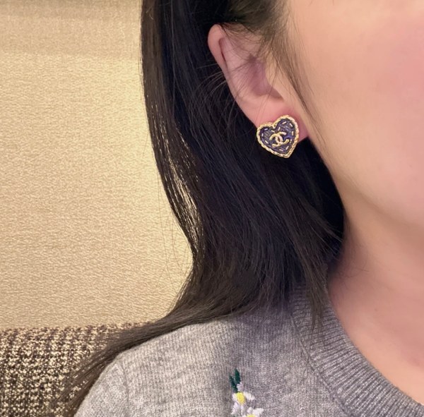 샤넬 하트 귀걸이 [매장가 138만원대]