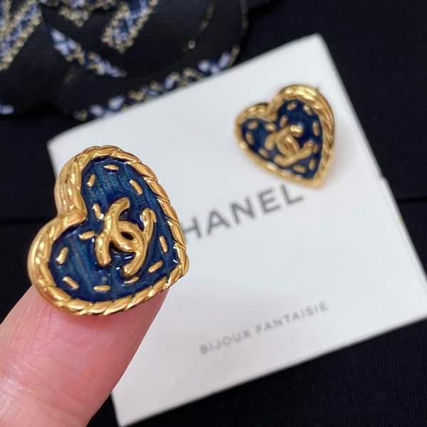 샤넬 하트 귀걸이 [매장가 138만원대]