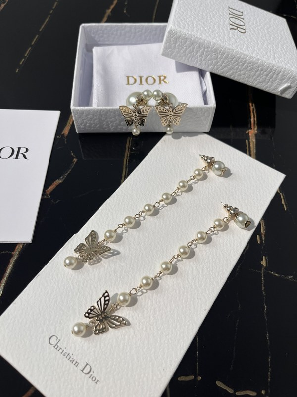 디올 롱 나비 귀걸이 [매장가 180만원대]