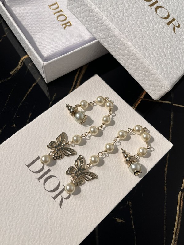 디올 롱 나비 귀걸이 [매장가 180만원대]