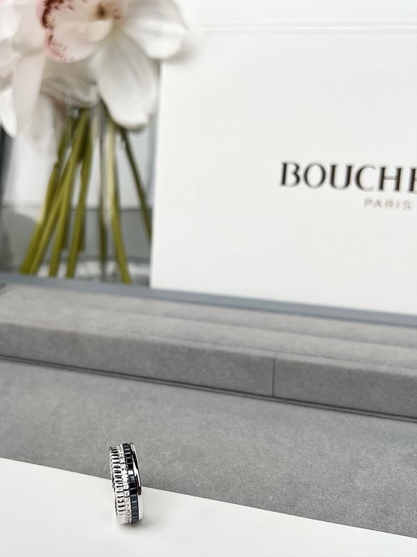 부쉐론 콰트로 블랙 에디션 스몰 링 [매장가 480만원대]