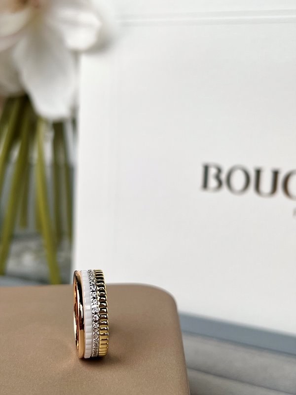 부쉐론 콰트로 화이트 에디션 스몰 링 [매장가 480만원대]