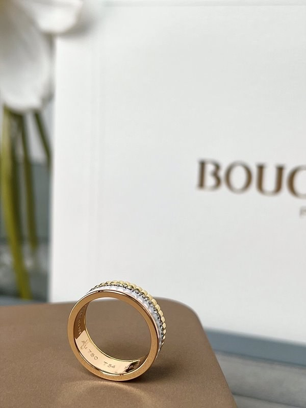 부쉐론 콰트로 화이트 에디션 스몰 링 [매장가 480만원대]