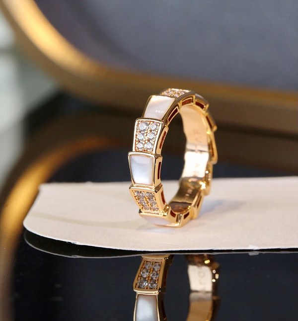 불가리 세르펜티 바이퍼 링 [매장가 890만원대]