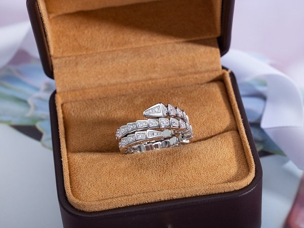 불가리 세르펜티 바이퍼 링 [매장가 650만원대]