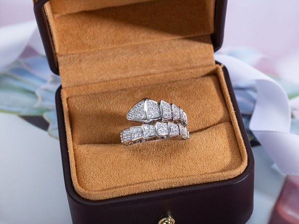 불가리 세르펜티 바이퍼 링 [매장가 669만원대]