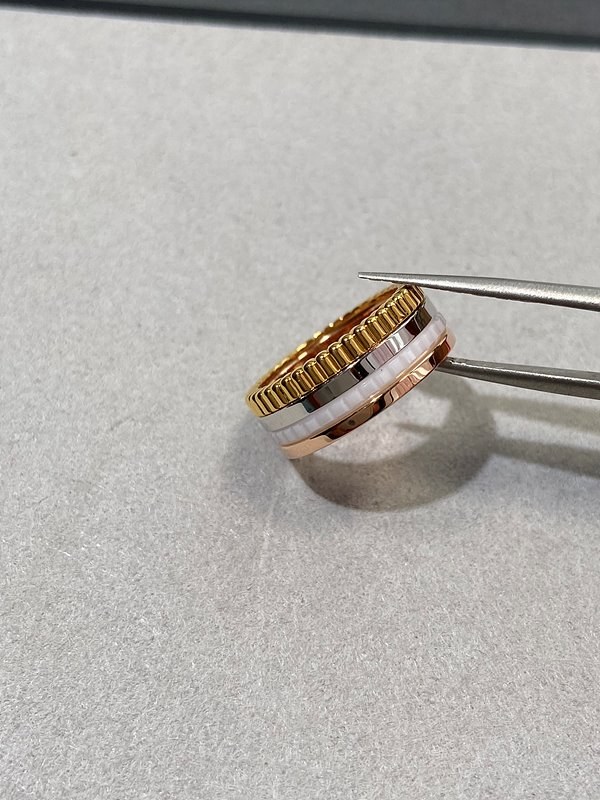 부쉐론 콰트로 화이트 에디션 스몰링 [매장가 577만원대]