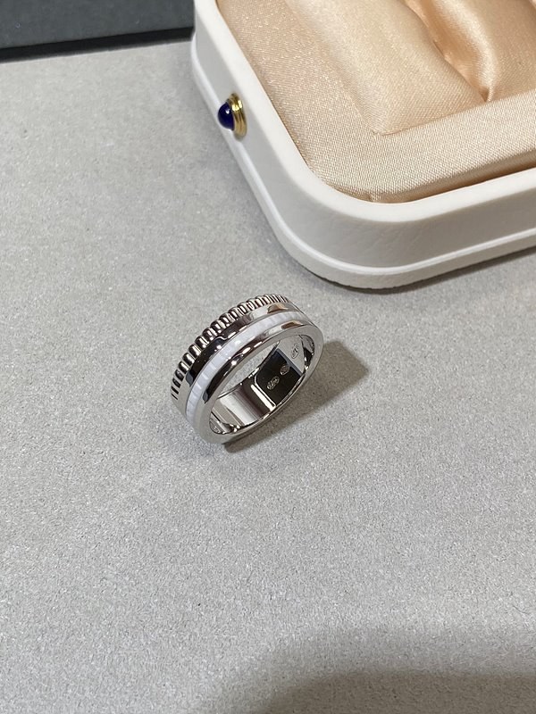 부쉐론 콰트로 더블 화이트 에디션 스몰링 [매장가 628만원대]