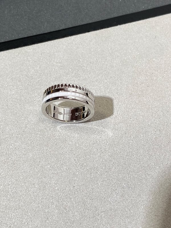 부쉐론 콰트로 더블 화이트 에디션 스몰링 [매장가 628만원대]