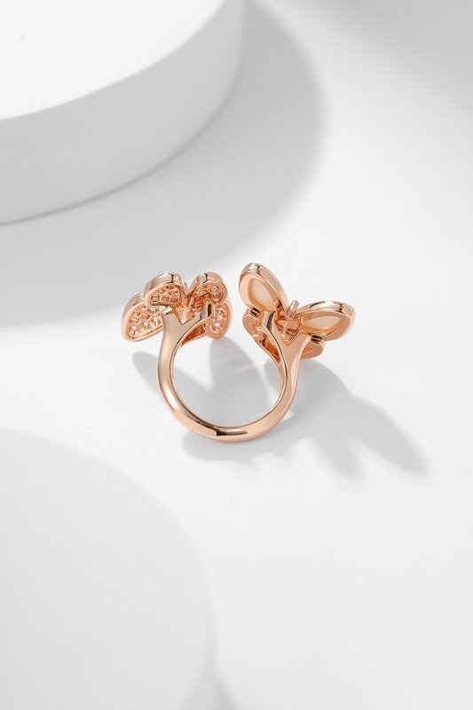 반클리프 투 버터플라이 비트윈 더 핑거 링