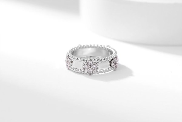 반클리프 뻬를리 스위트 클로버 링 3color [매장가 1100만원대]