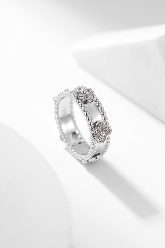 반클리프 뻬를리 스위트 클로버 링 3color [매장가 1100만원대]