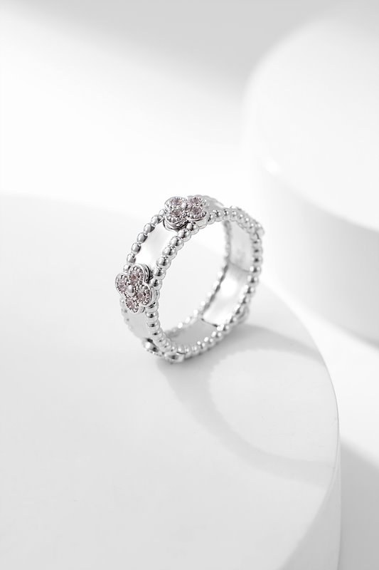 반클리프 뻬를리 스위트 클로버 링 3color [매장가 1100만원대]