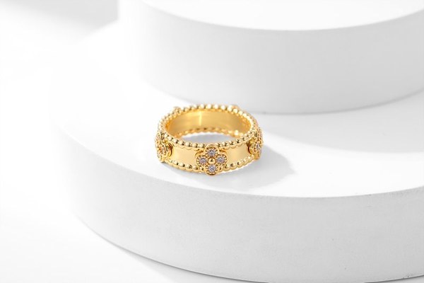 반클리프 뻬를리 스위트 클로버 링 3color [매장가 1100만원대]