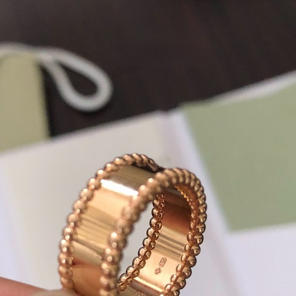 반클리프 뻬르릴 시그니처 링 2color [매장가 369만원대]