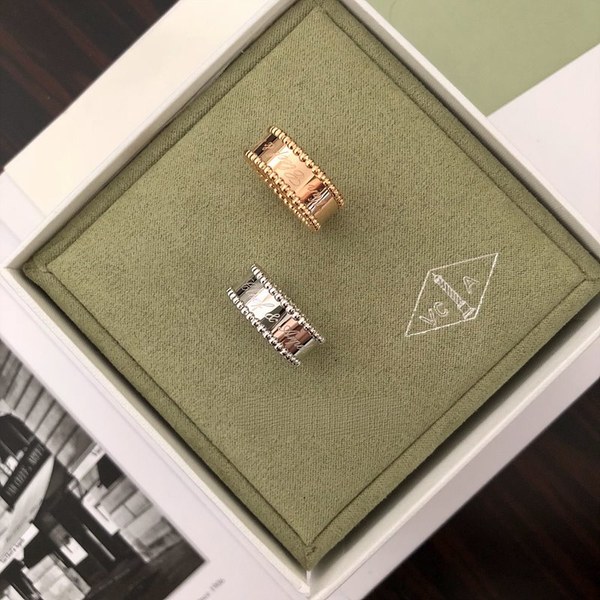 반클리프 뻬르릴 시그니처 링 2color [매장가 369만원대]